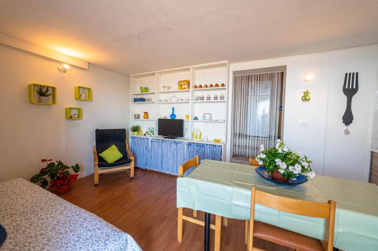 La Casetta Azzurra Naxos Giardini Naxos Eksteriør bilde